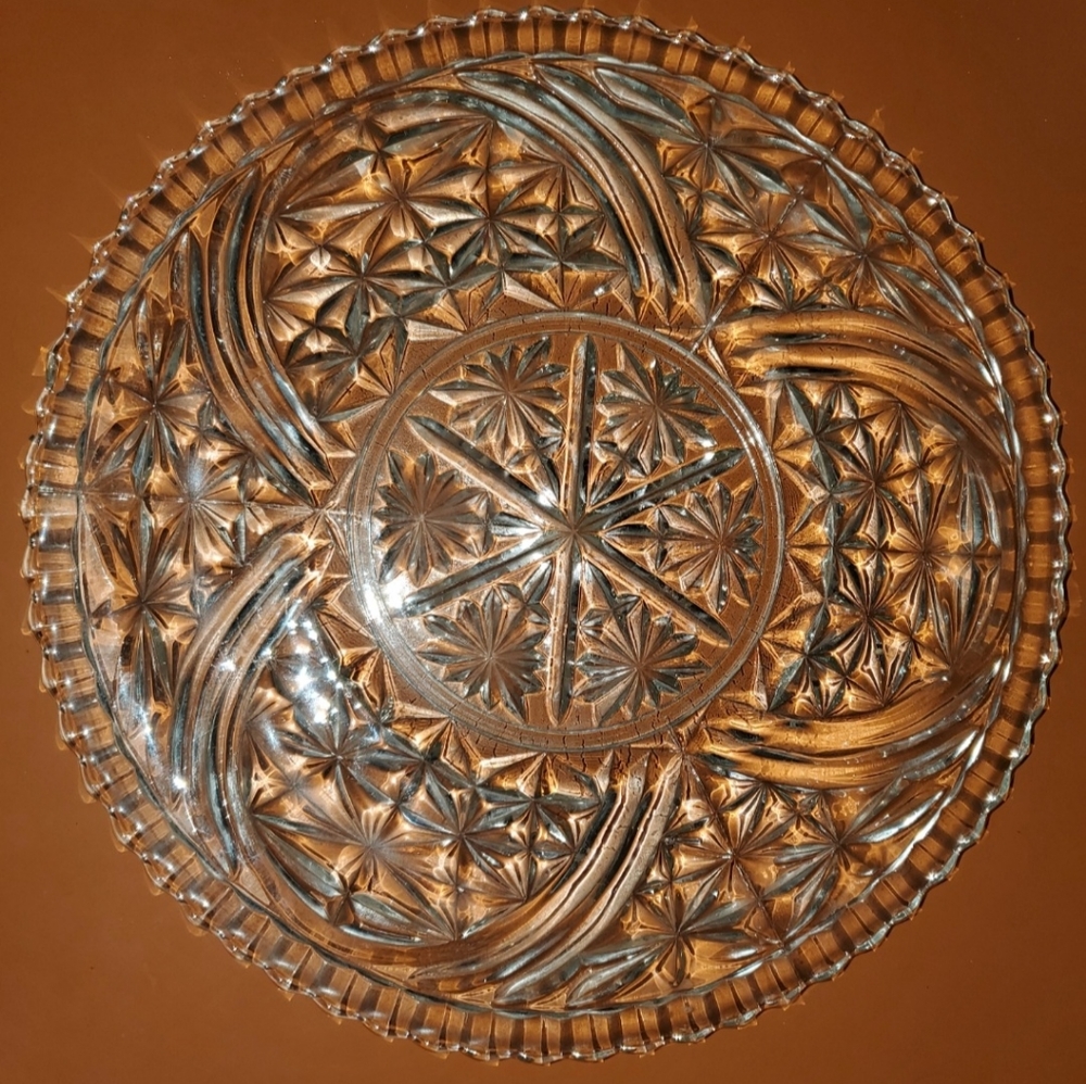 Glass serving plate